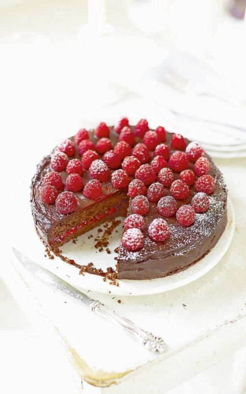 raspberry sachertorte