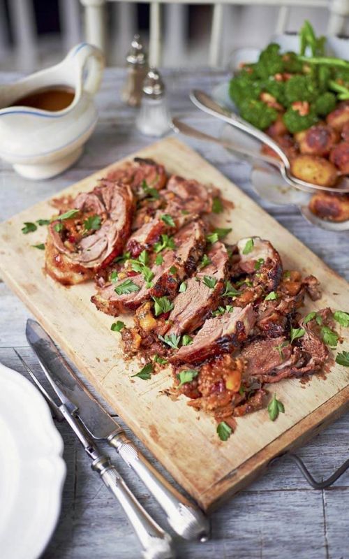 slow braised shoulder of lamb with jewlled stuffing